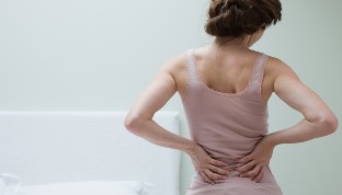 Rückenschmerzen unten bei den Frauen